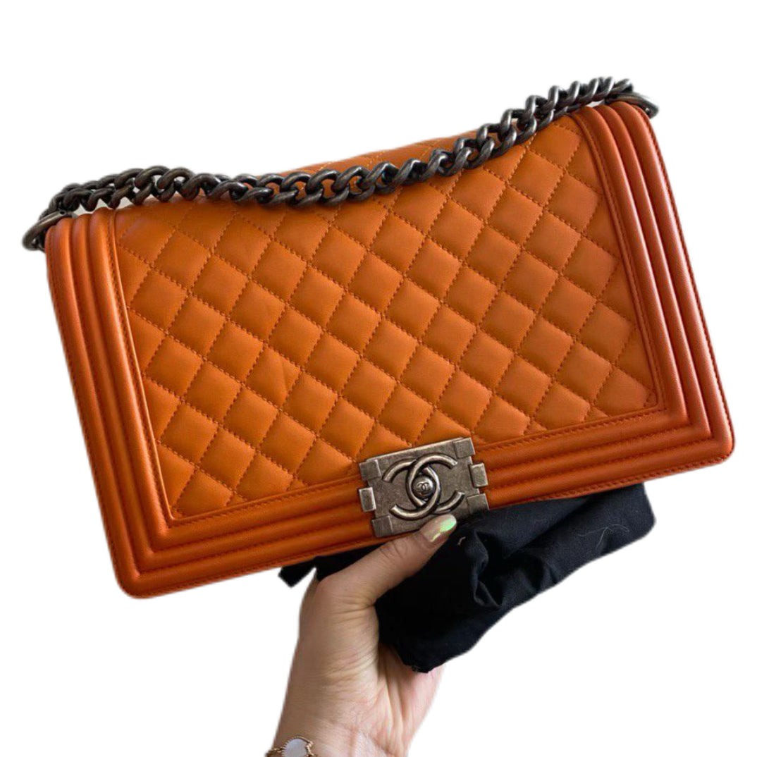 Chanel BOY medium