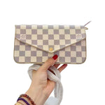 Load image into Gallery viewer, Louis Vuitton Clutch
